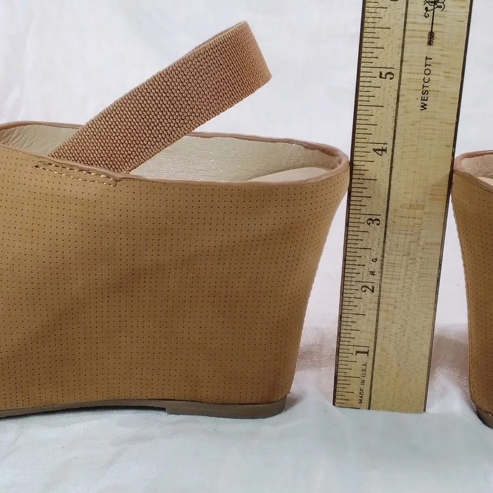 Matisse Harlow Cognac Brown SANDALS Womens Size 10M Criss Cross Perforated Wedge